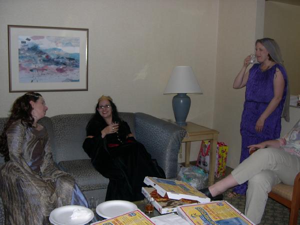 06costume_college016.jpg  (33.2 Kb)