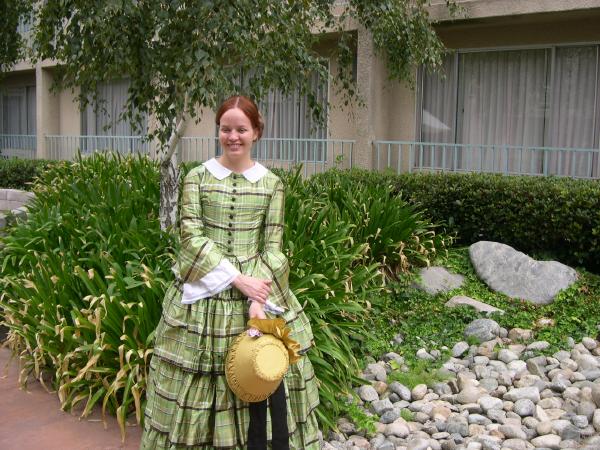 06costume_college018.jpg  (68.0 Kb)