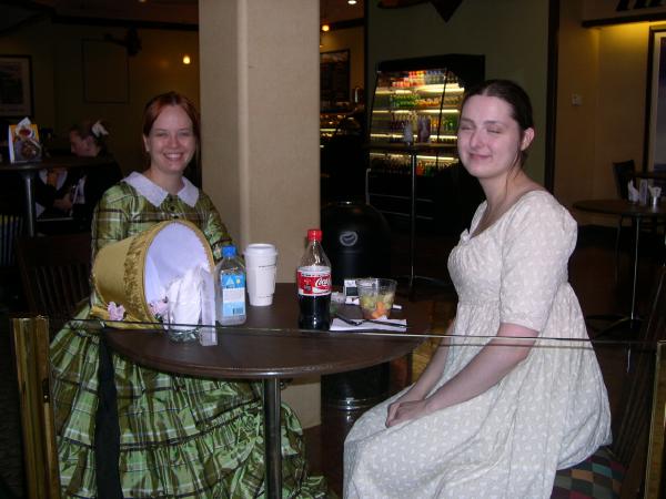 06costume_college034.jpg  (40.0 Kb)