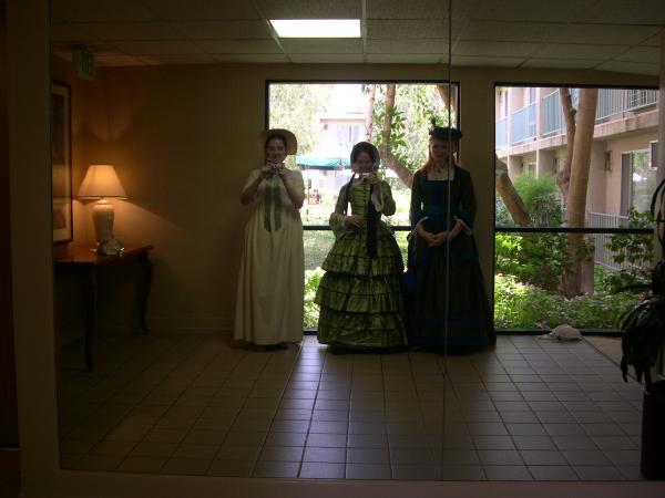 06costume_college044.jpg  (31.7 Kb)