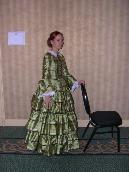 06costume_college055.jpg  (40.1 Kb)