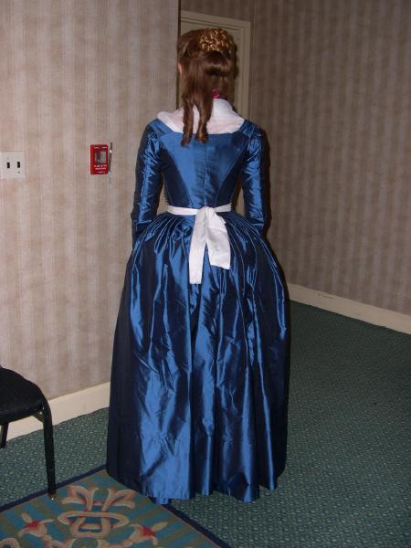 06costume_college075.jpg  (37.3 Kb)