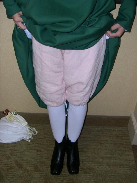 06costume_college084.jpg  (30.9 Kb)