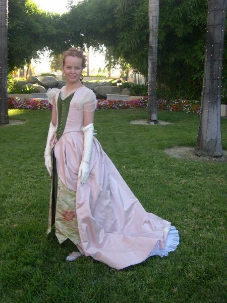 06costume_college094.jpg  (51.5 Kb)