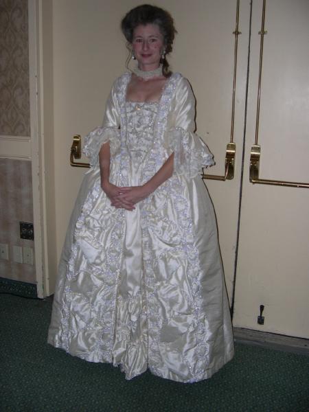 06costume_college115.jpg  (33.5 Kb)