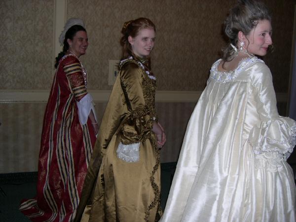 06costume_college133.jpg  (38.6 Kb)