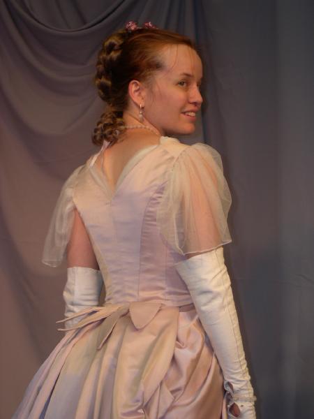 06costume_college150.jpg  (22.7 Kb)