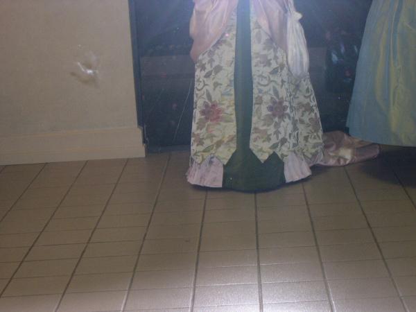 06costume_college195.jpg  (22.3 Kb)