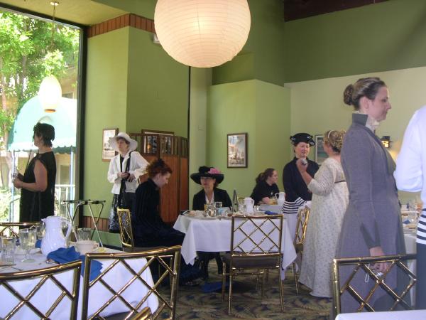 06costume_college231.jpg  (44.9 Kb)