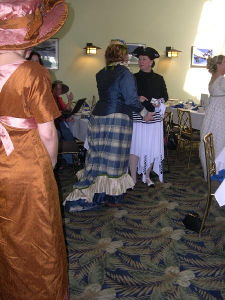 06costume_college238.jpg  (45.1 Kb)