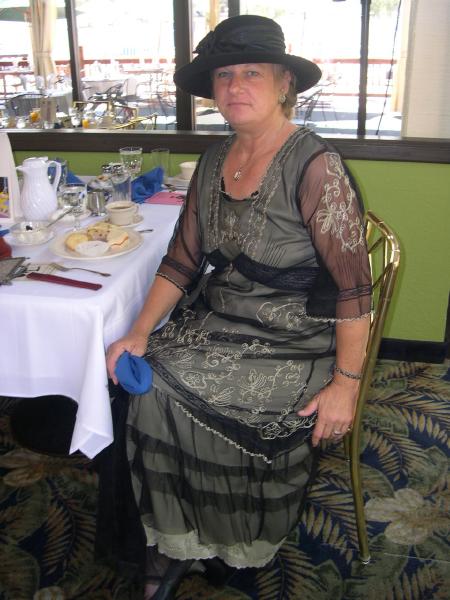 06costume_college239.jpg  (45.4 Kb)