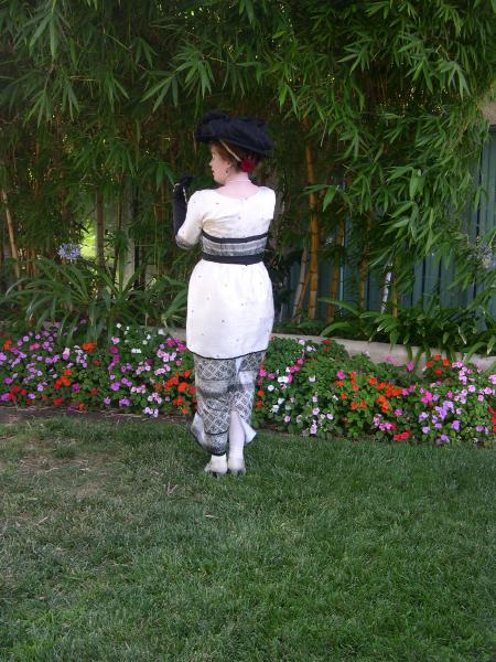 06costume_college250.jpg  (63.3 Kb)