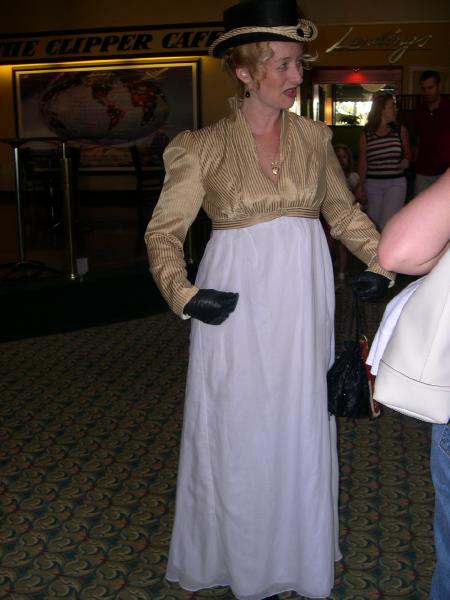 06costume_college257.jpg  (35.2 Kb)