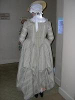 06costume_college083.jpg  (25.0 Kb)